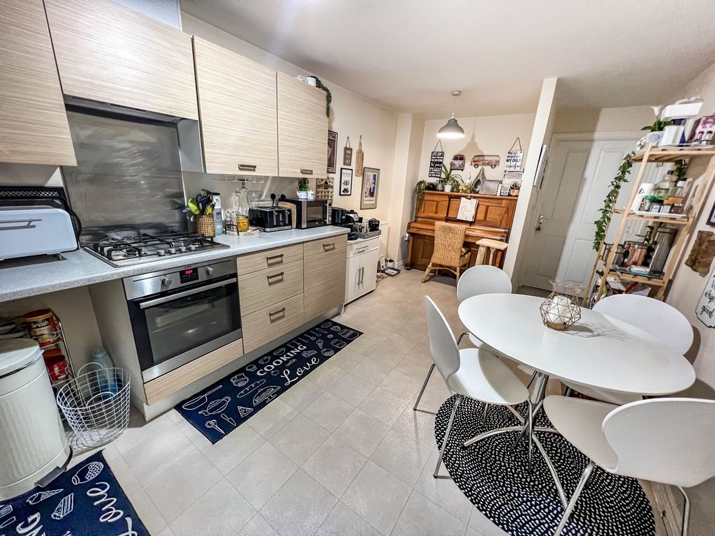 Property photo 3 of 17 Kitchen/Diner