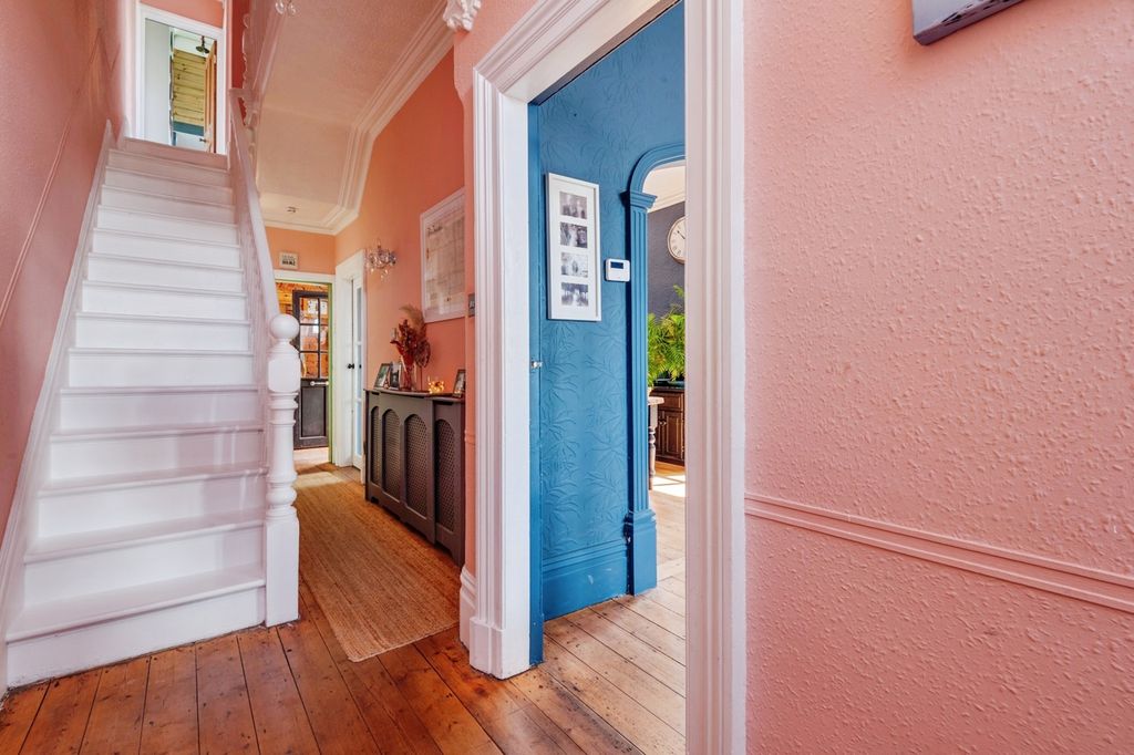 Property photo 2 of 36 Pbox-Img.Jpg