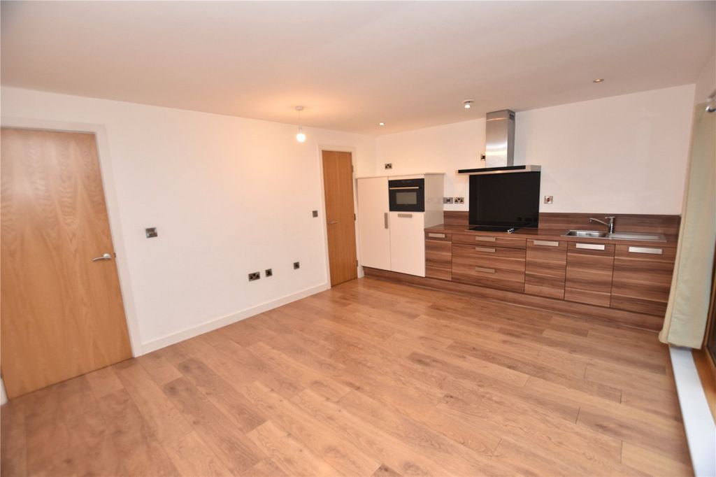 Property photo 3 of 10 Picture No. 05