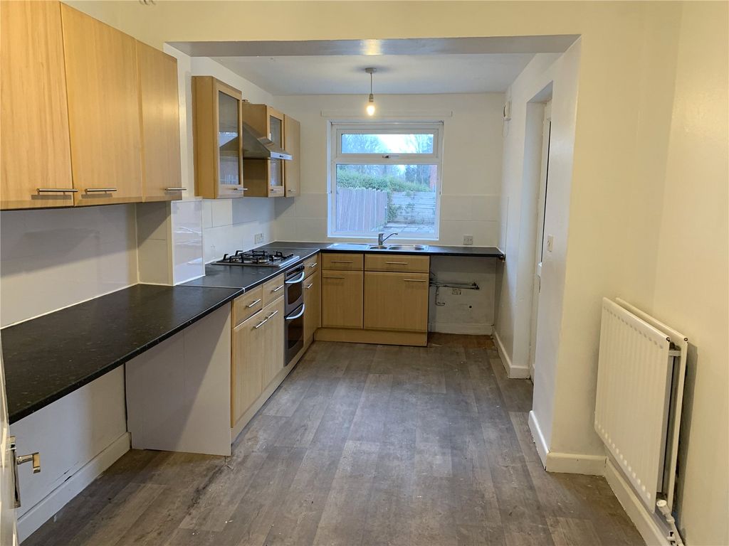 Property photo 2 of 17 Kitchen