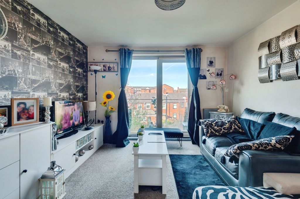 Property photo 2 of 16 Photo