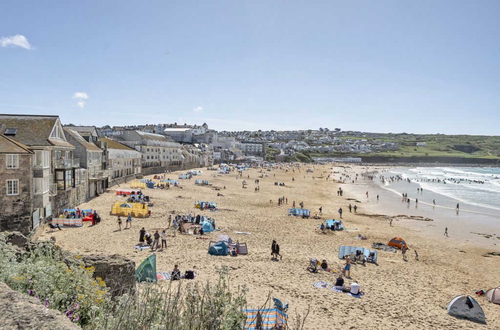 Property photo 2 of 19 1300725-16-68374F...