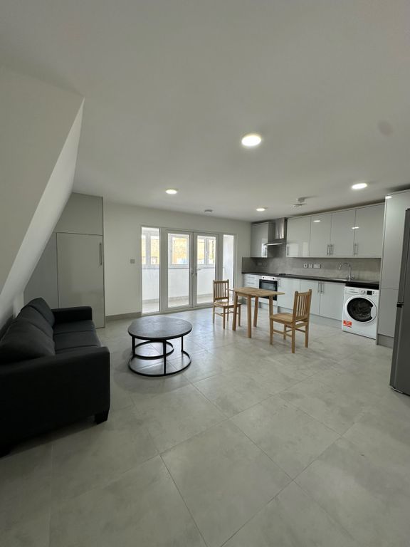 Property photo 1 of 5 1 Bed Flat To Rent Leeland Road, London W13