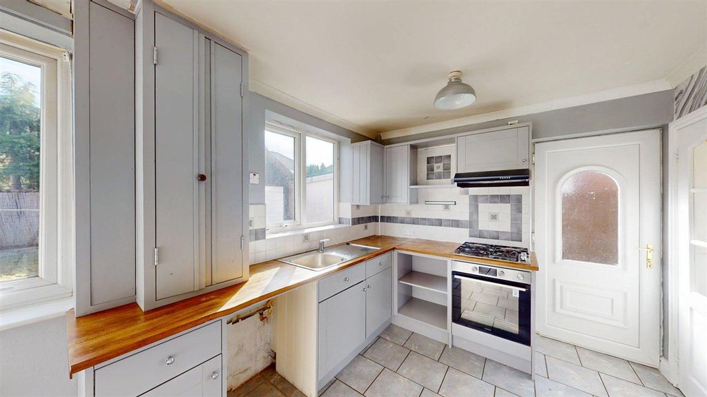 Property photo 3 of 13 Kitchen