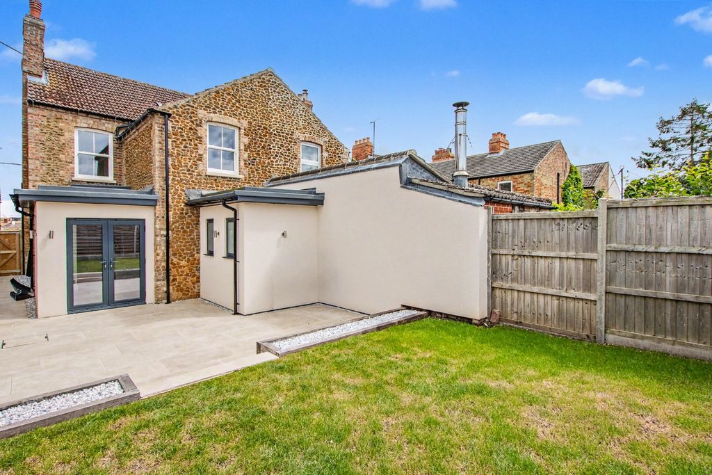 Property photo 2 of 34 4706455