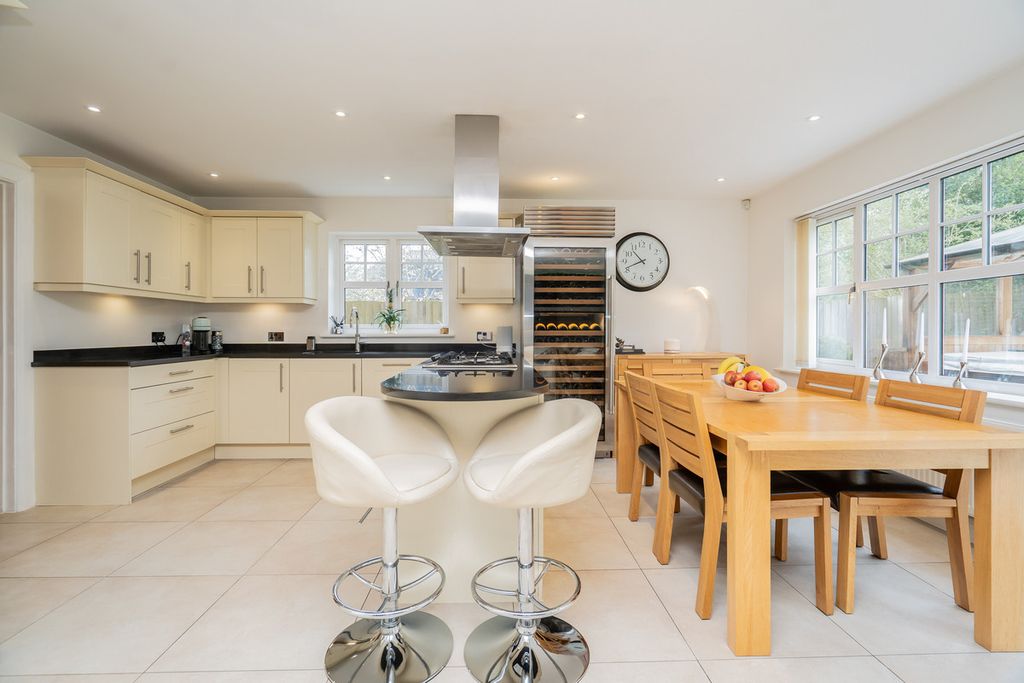 Additional image 4 of 4 bed detached house for saleCedar Court, Newport Pagnell, Milton Keynes MK14