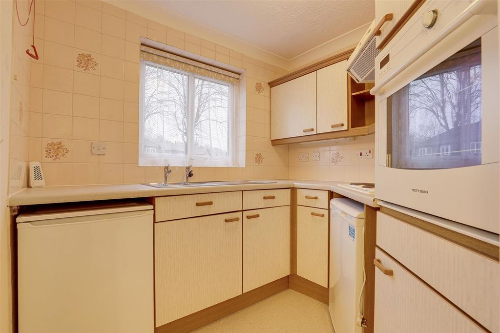 Property photo 3 of 13