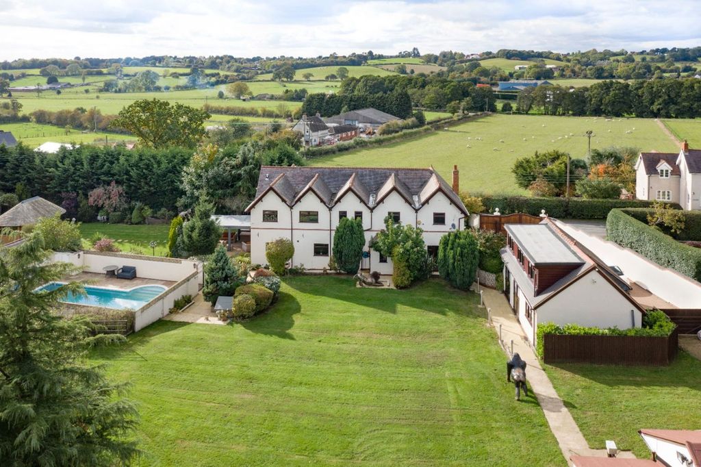 Property photo 1 of 48