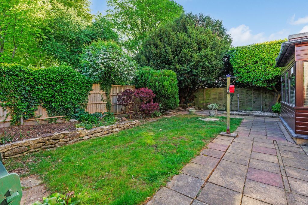 Property photo 2 of 19 Garden