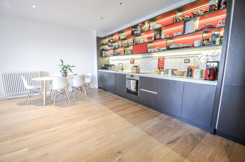 Property photo 2 of 15 He4.Jpg