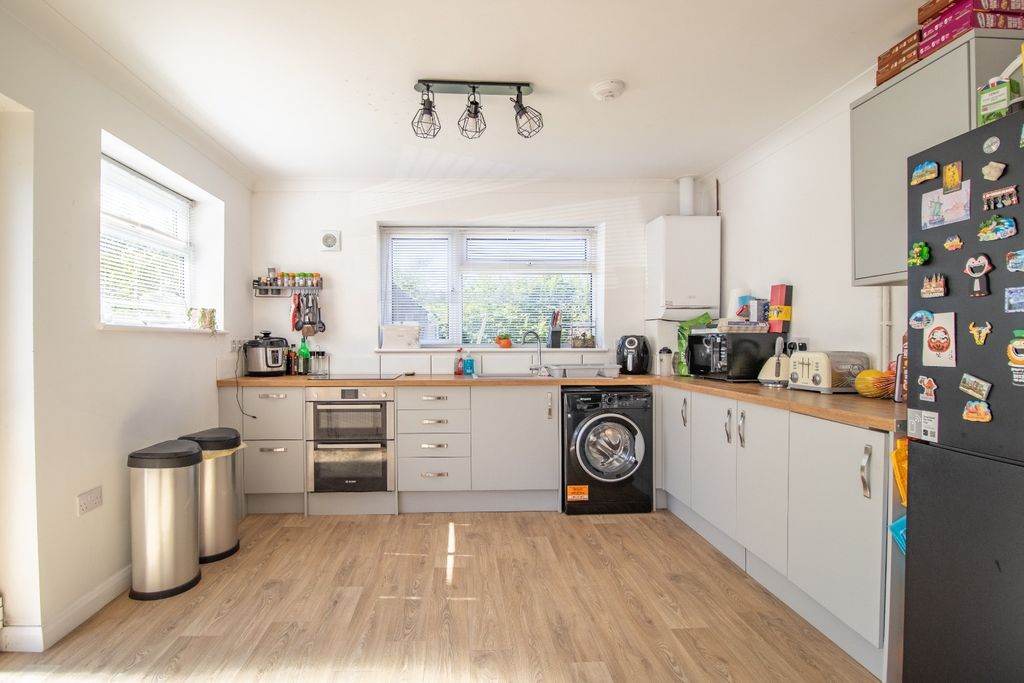 Property photo 2 of 15 5067863