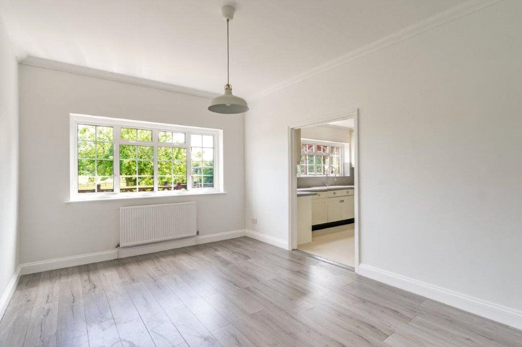 Property photo 3 of 25 Dining Room