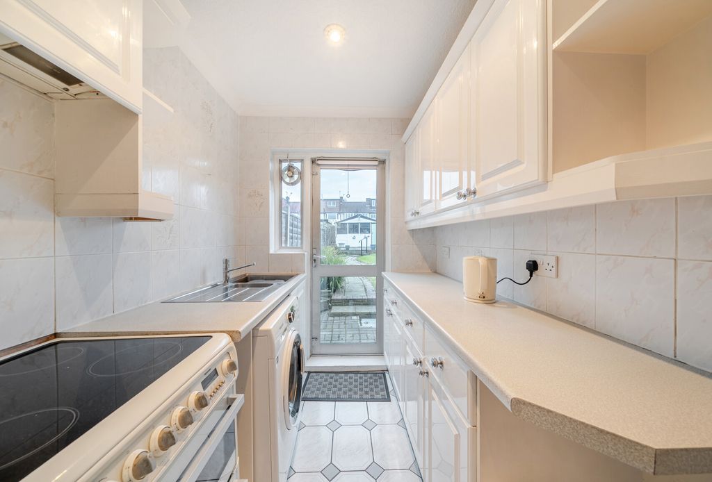 Property photo 2 of 21 1383771-11-691F37...