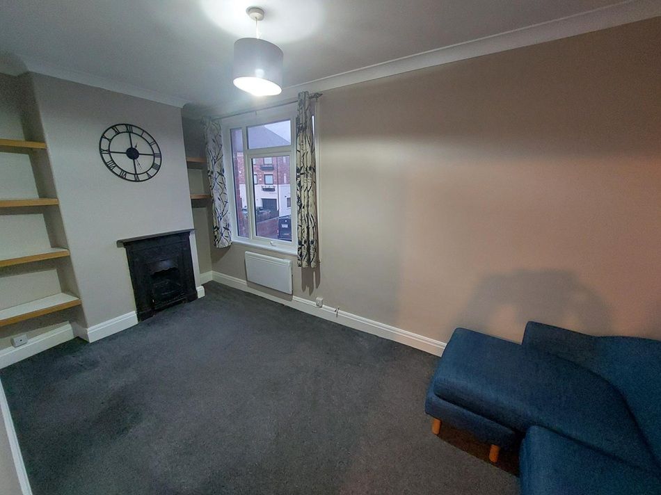 Property photo 2 of 8 Lounge