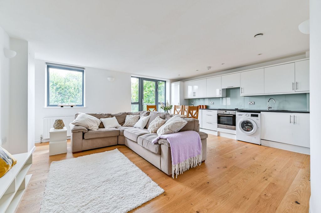 Property photo 2 of 16