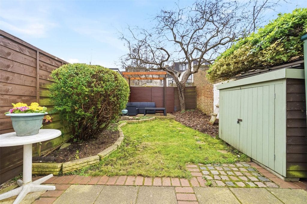 Property photo 2 of 12 Picture No. 16