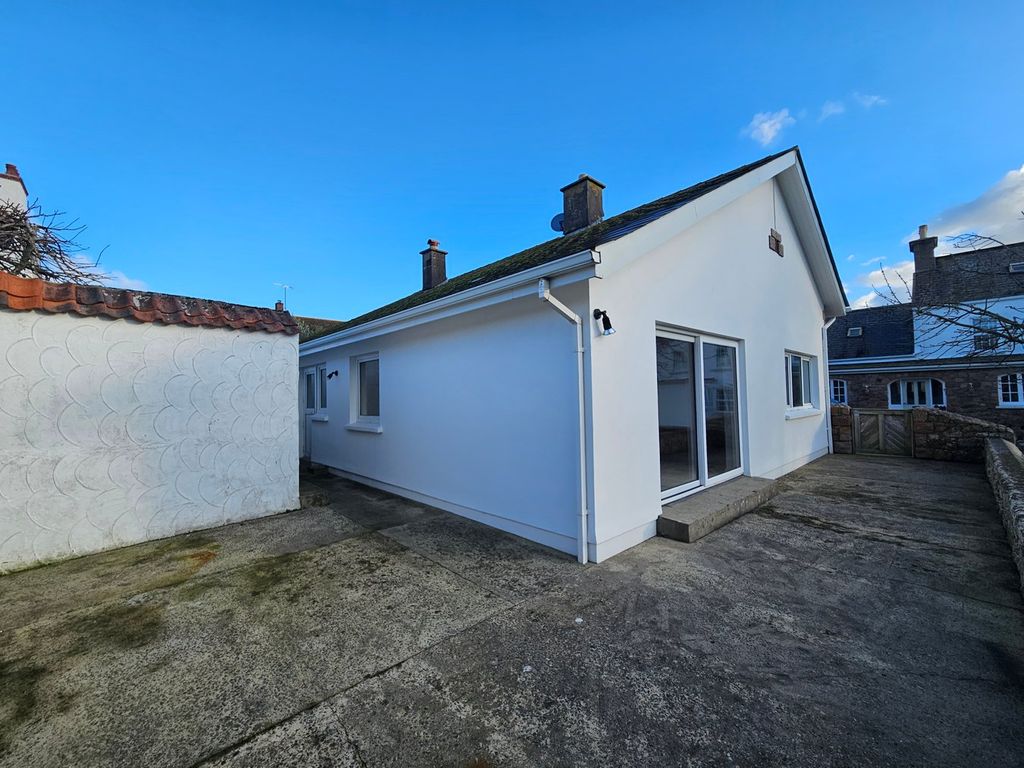 Property photo 2 of 9