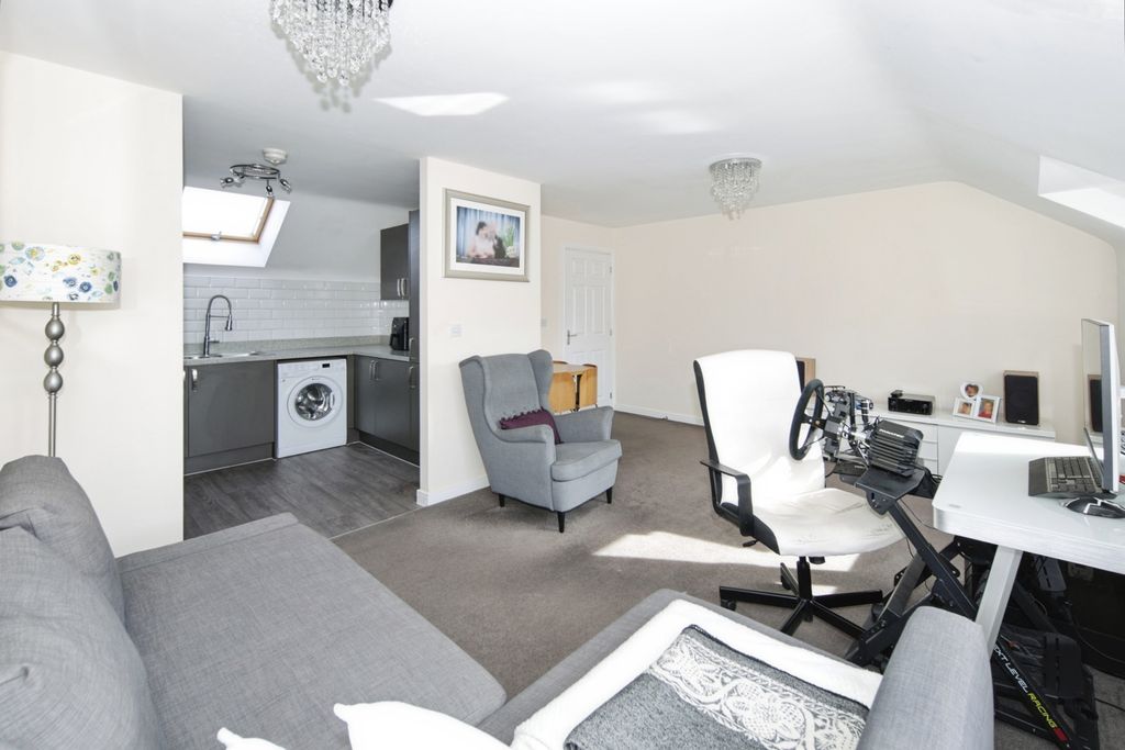 Property photo 3 of 18 Pbox-Img.Jpg