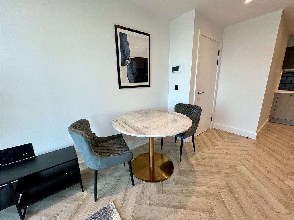 Property photo 3 of 21 Living Room