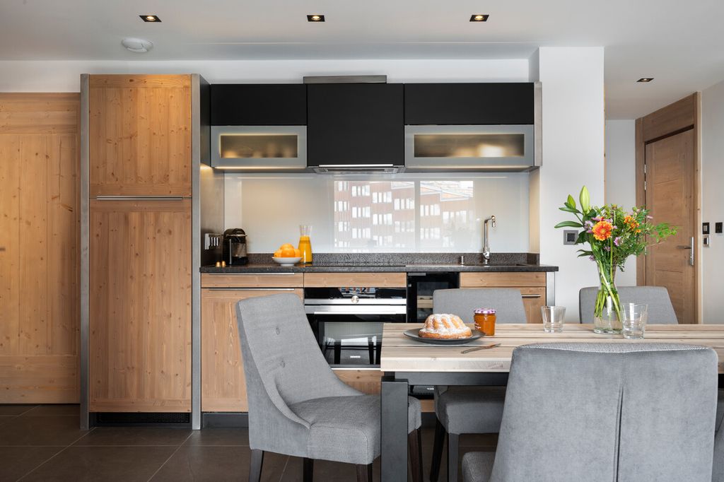 Property photo 1 of 27