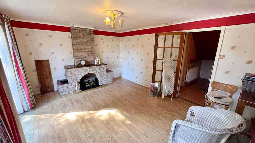 Property photo 3 of 24