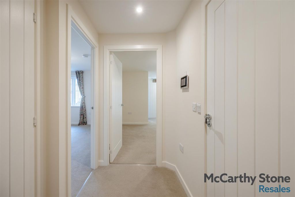 Property photo 2 of 41 8684071-Interior10.Jpg