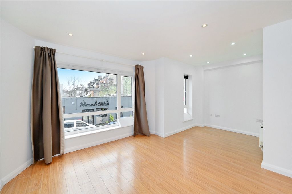 Property photo 3 of 12 Picture No. 04