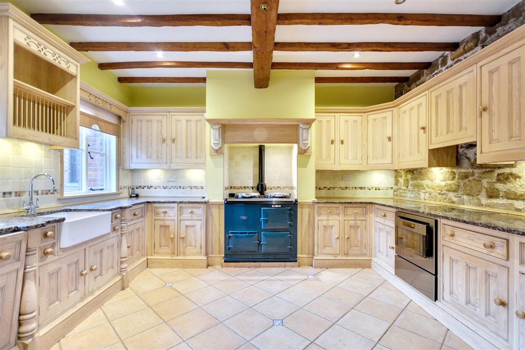 Property photo 3 of 49 Kitchen_1.Jpeg