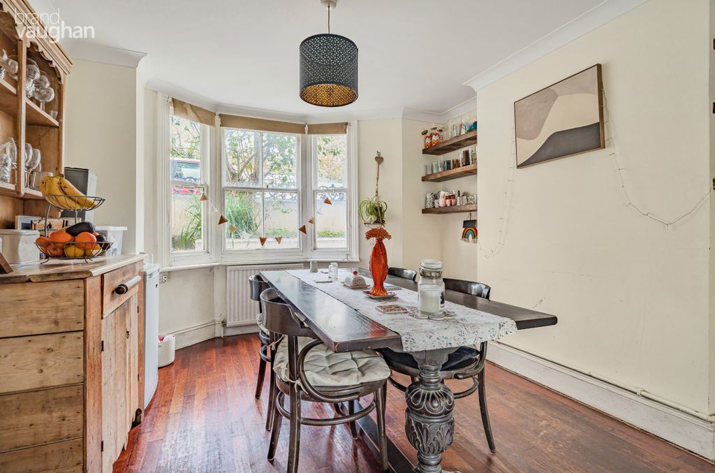 Property photo 2 of 11 Dining Area