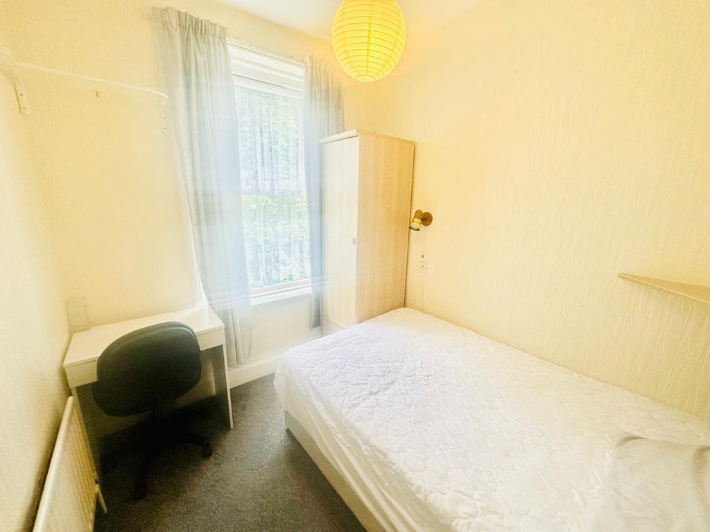 Property photo 3 of 8 Gallery