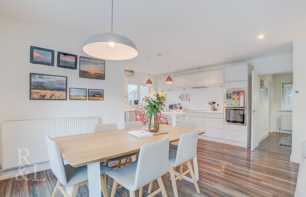 Property photo 3 of 33 Batched  (27).Jpg