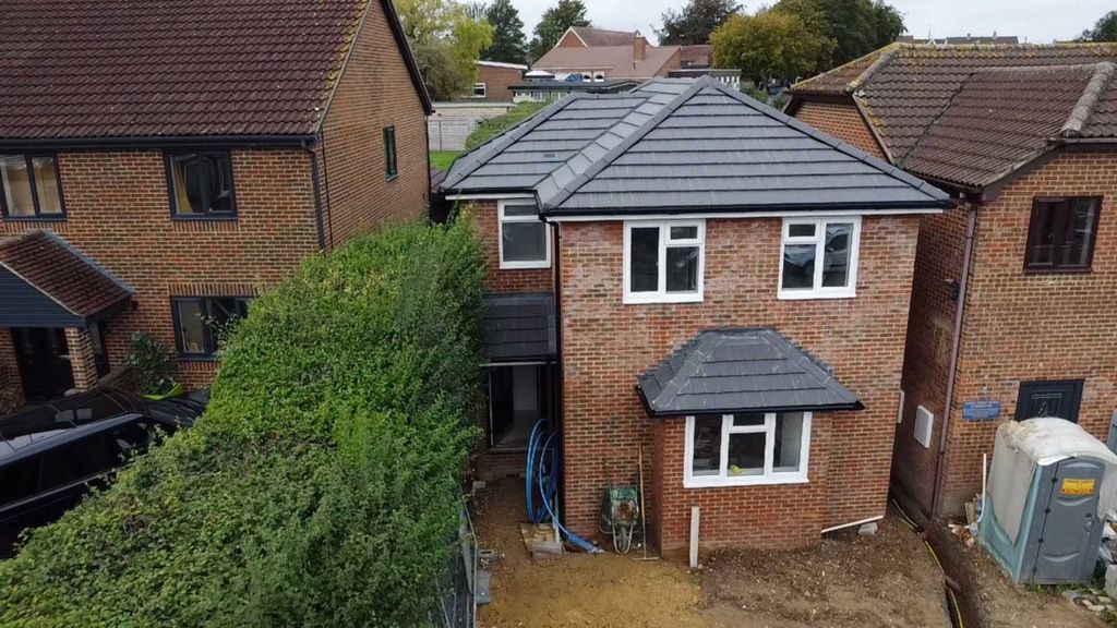 Property photo 1 of 3