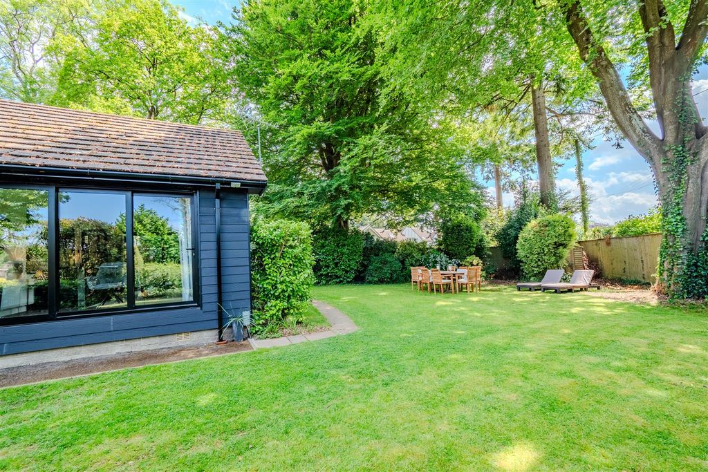 Property photo 2 of 30