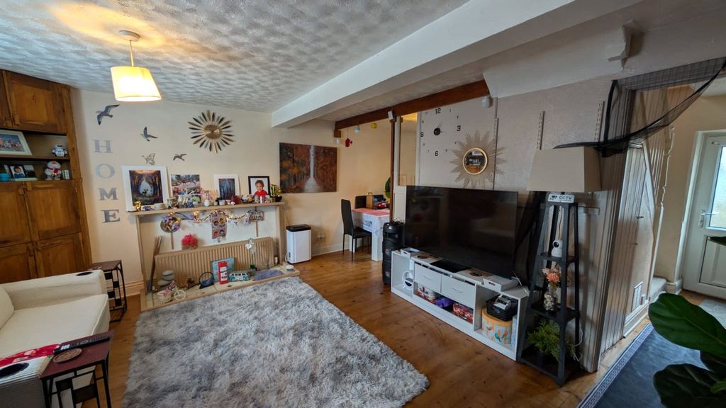 Property photo 3 of 18 Picture No. 30