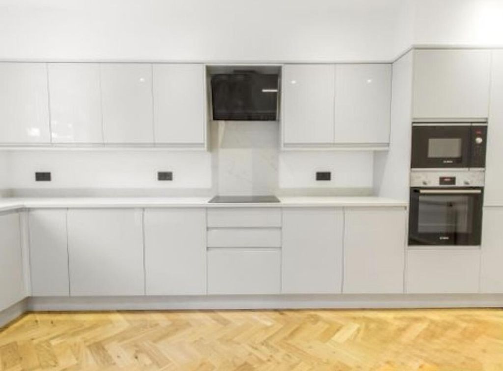 Property photo 2 of 14 Kitchen