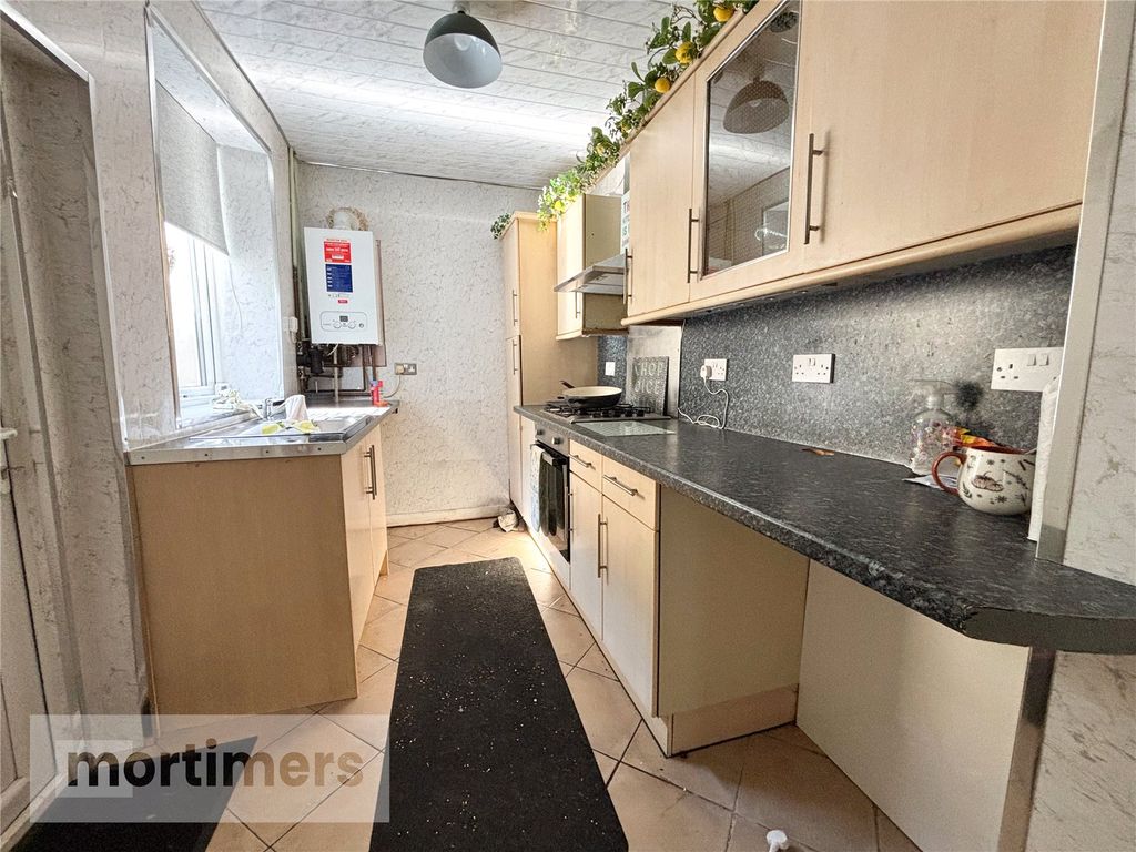 Property photo 3 of 5 Kitchen
