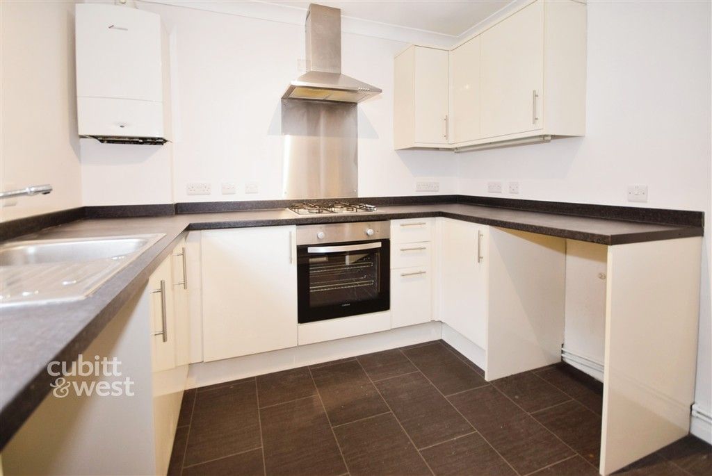 Property photo 2 of 9 Kitchen