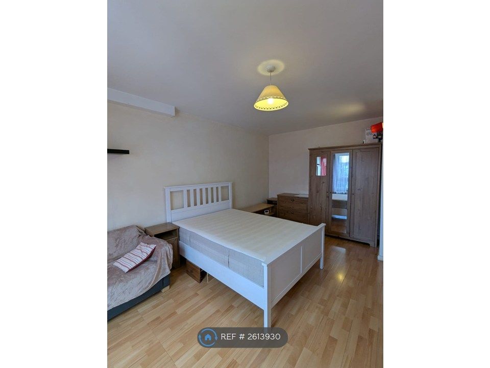 Property photo 2 of 11 Bedroom