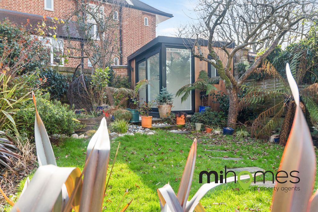 Property photo 3 of 13