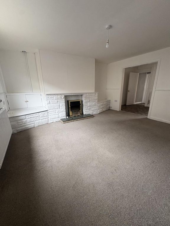 Property photo 3 of 6 Living Room