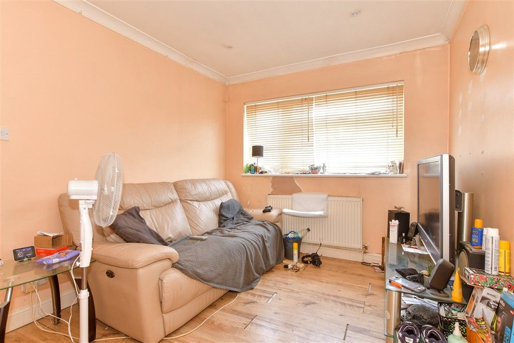 Property photo 2 of 2 Lounge