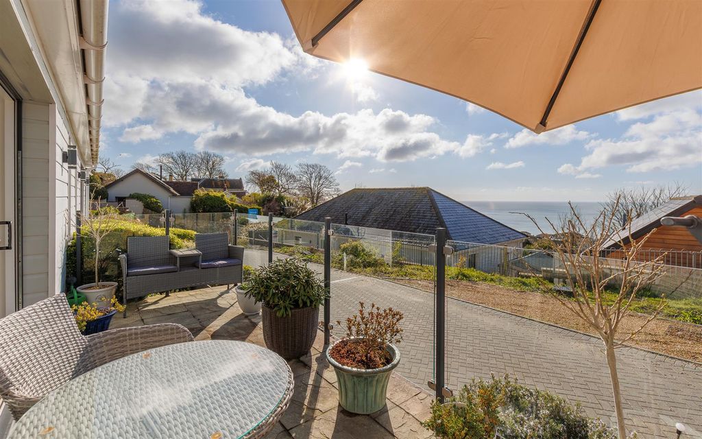 Property photo 2 of 36