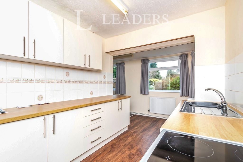 Property photo 2 of 7 Kitchen