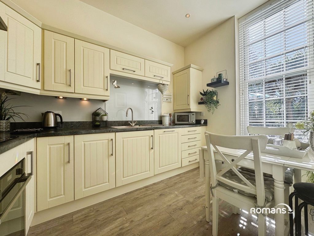 Property photo 2 of 19 Pbox-Img.Jpg