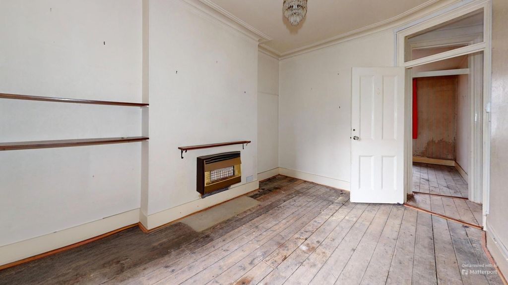 Property photo 2 of 11 55 Greyhound Mansions, Barons Court, London, W6 8Ny