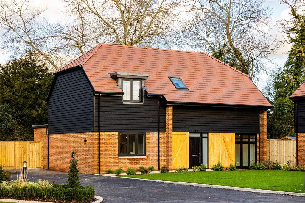 Property photo 2 of 29