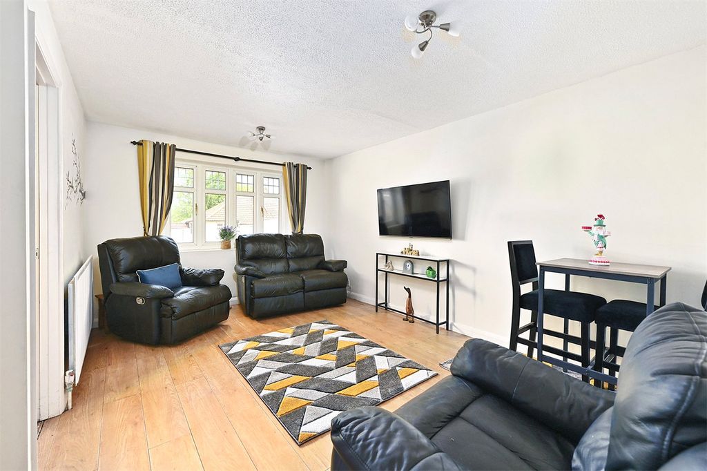 Property photo 2 of 8 Picture No. 05