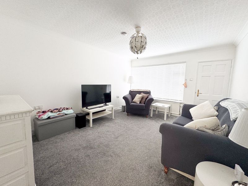 Property photo 3 of 14 Lounge