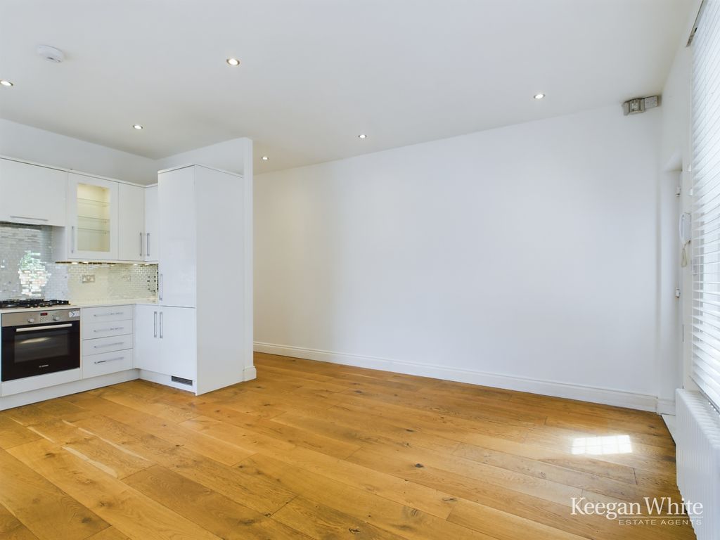 Property photo 3 of 11 Photo 11