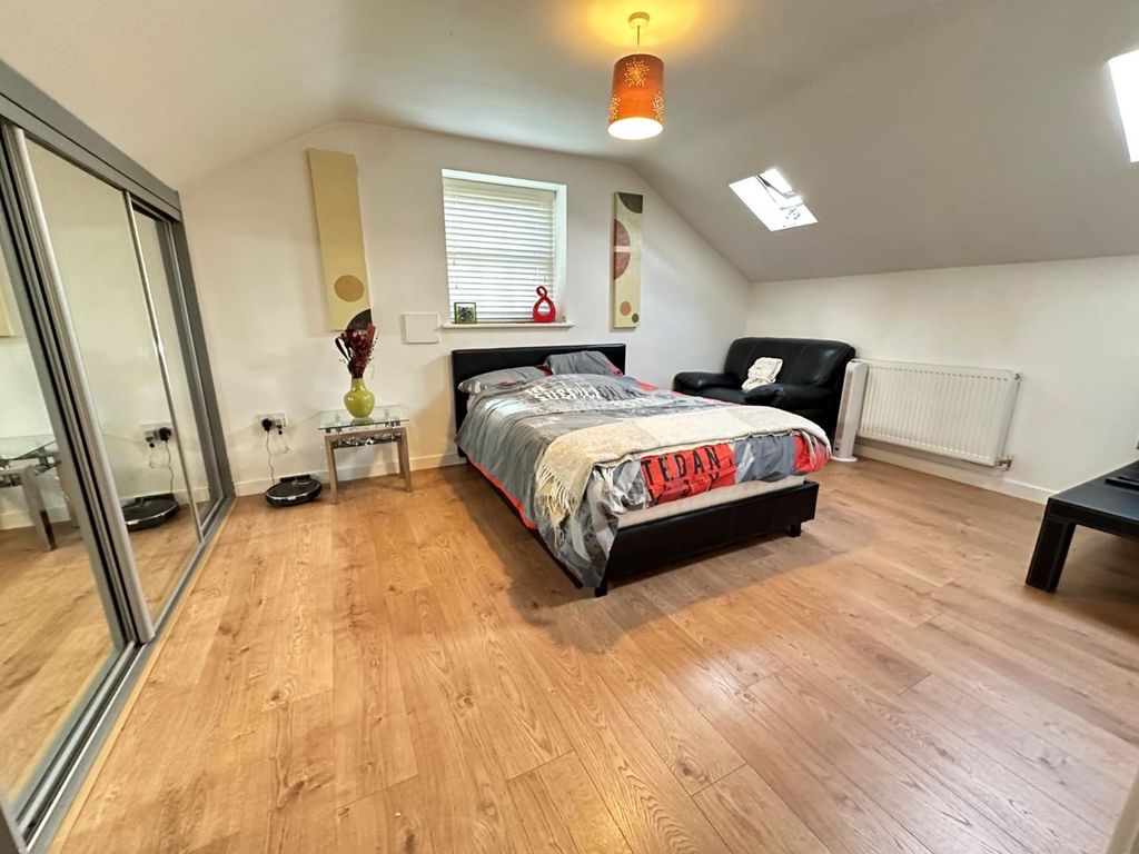 Additional image 4 of 2 bed flat for saleThornton Hall Close, Northampton NN2